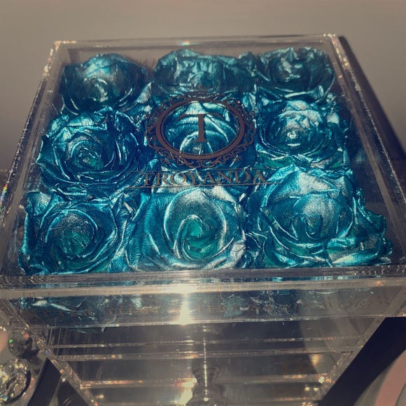 Accessories - Flowers